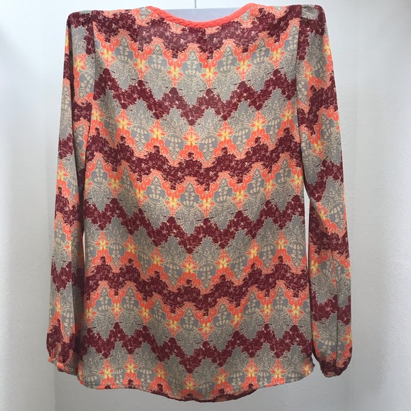 Bold Print Blouse - Picture 2 of 4